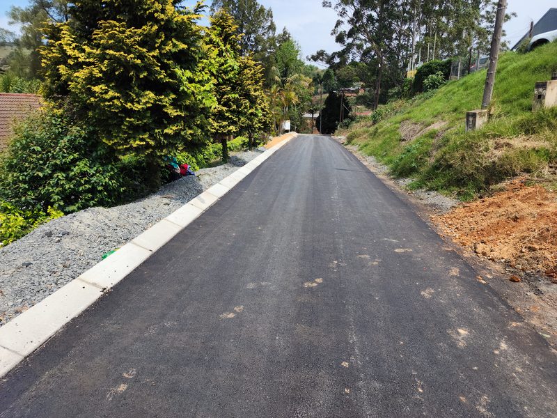 Hawthorne Road, iXopo - completed asphalt surfacing